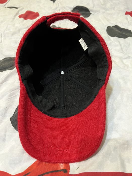 Червона бейсболка що регулюється українського беренду ROMASHKA