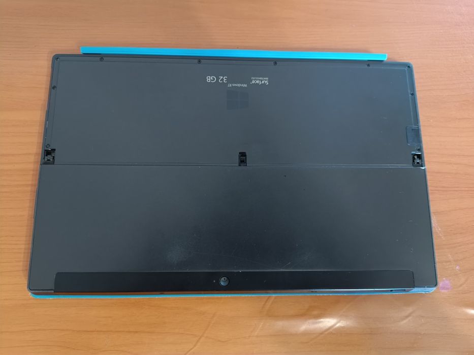 Microsoft Surface RT 32GB з Touch Cover
Код: TE000013297-0087