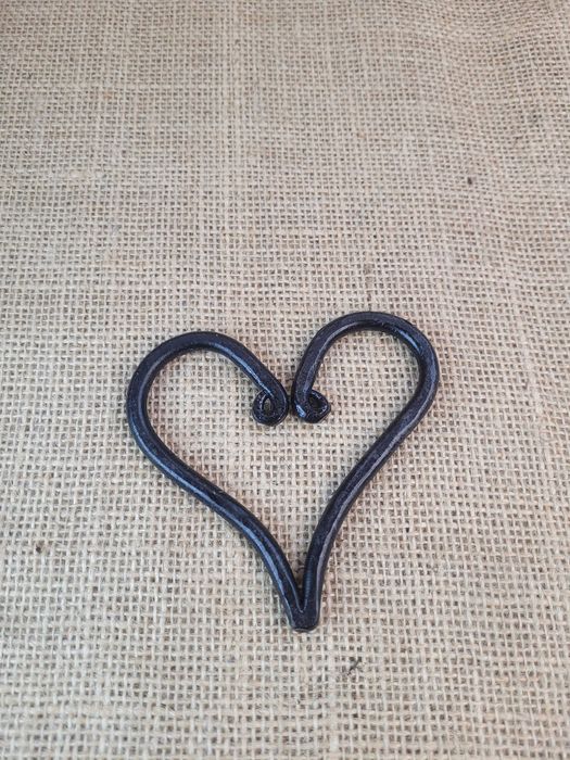 kuta zawieszka serce duże czarne 2 sztuki