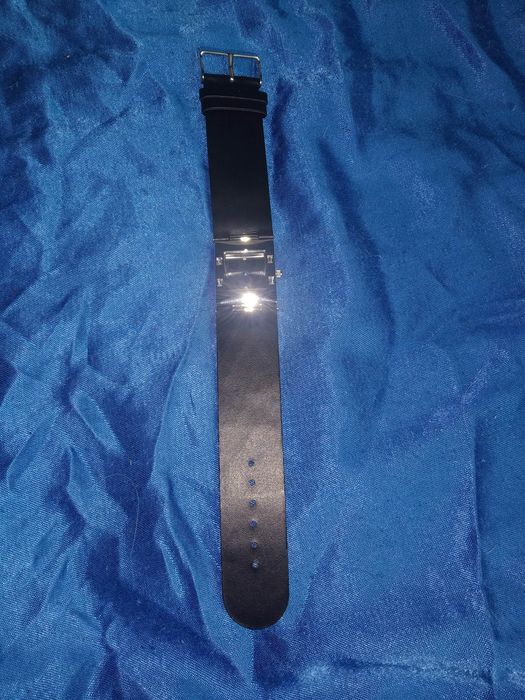 Zegarek Avon czarny