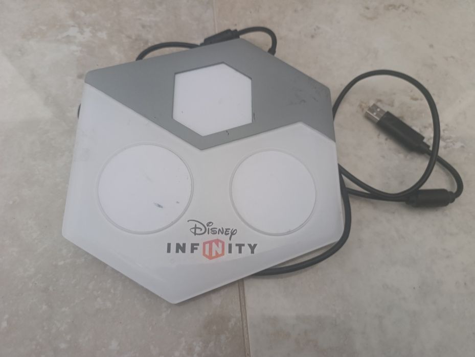 czytnik (podstawa) do gry Disney Infinity. Xbox 360