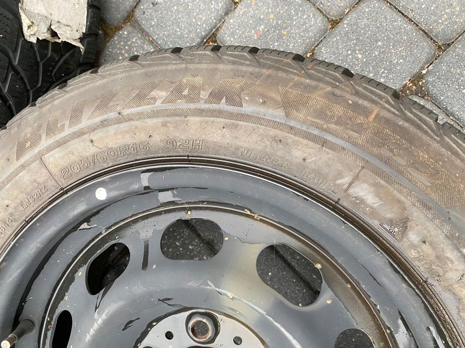 Opony Bridgestone Blizzak LM-32 - 205/60/16