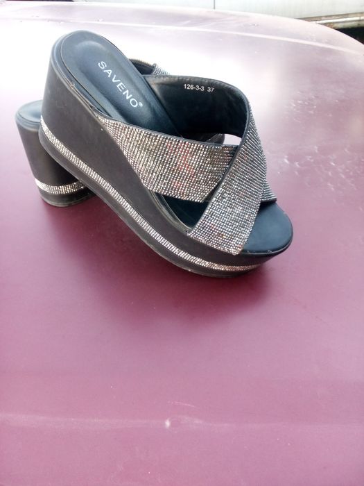 Продам класнючі шльопки