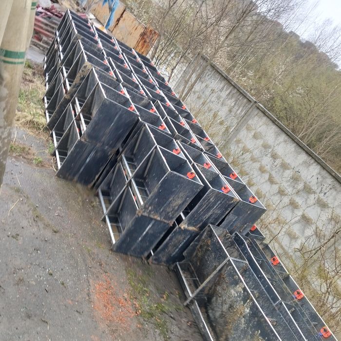 Годівниці , кормушки для свиней