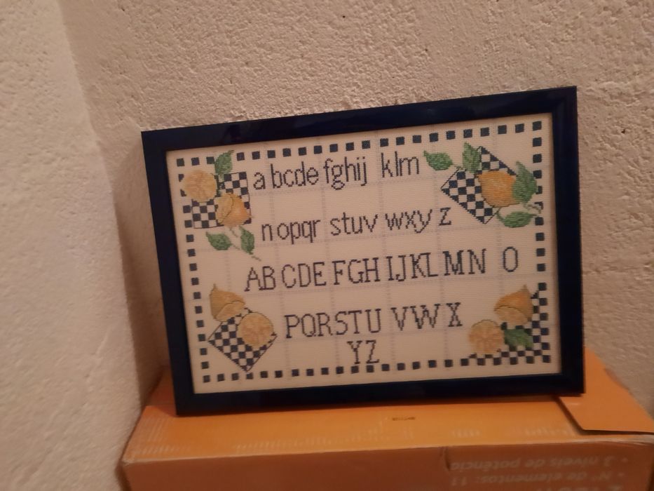 Quadro feito à mão em ponto de cruz