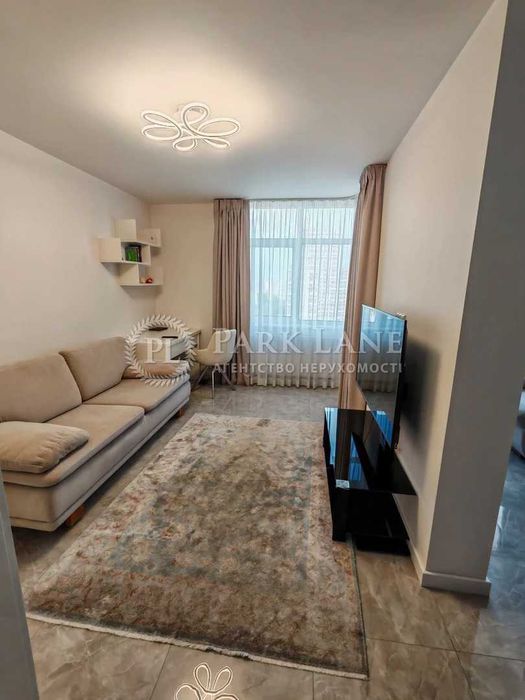 Продаж 2к квартири з ремонтом в ЖК Варшавський
