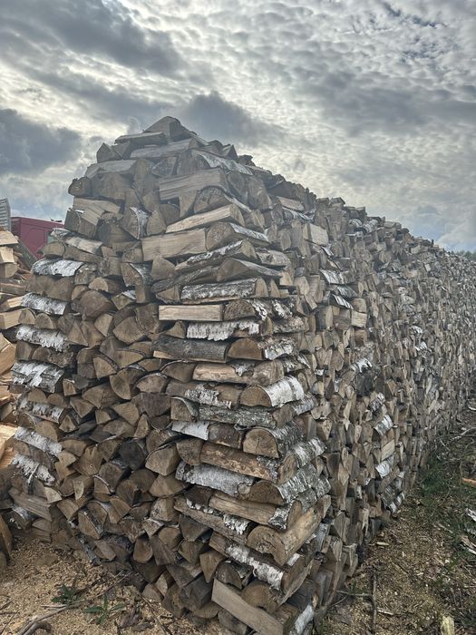 Drewno opałowe kominkowe Ukladane uczciwe metry suche jakość