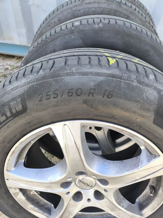 Jante alumínio 18'' com pneumático Michelin