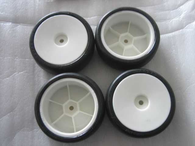 Radiomodelismo-vario material schumacher/pneus sorex