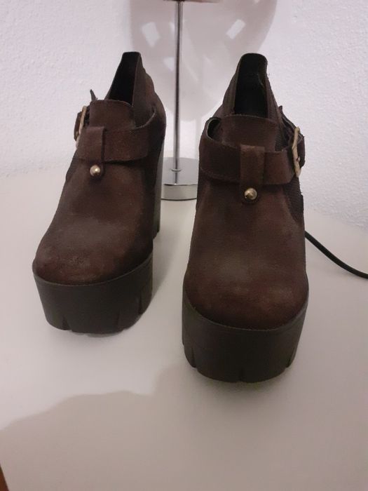 Sapatos          .