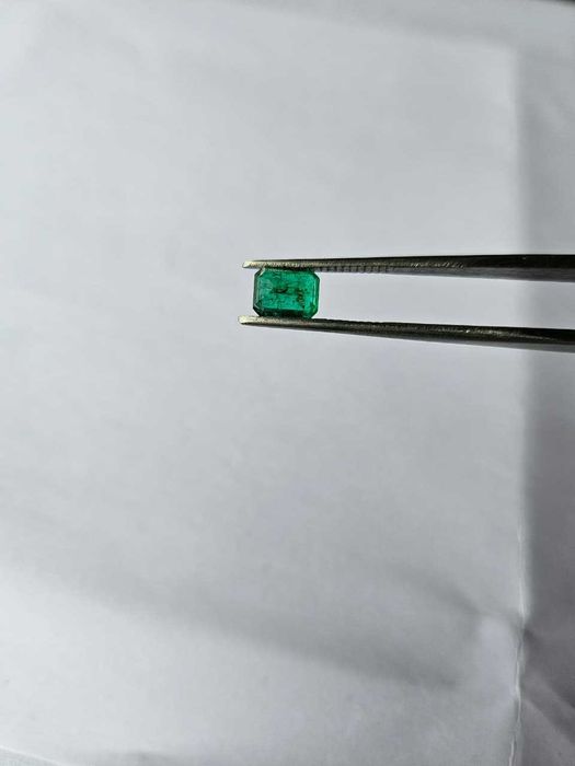 naturalny szmaragd 0,93 ct Top quality Vivid Green Certyfikat AIG OKAZJA!!!