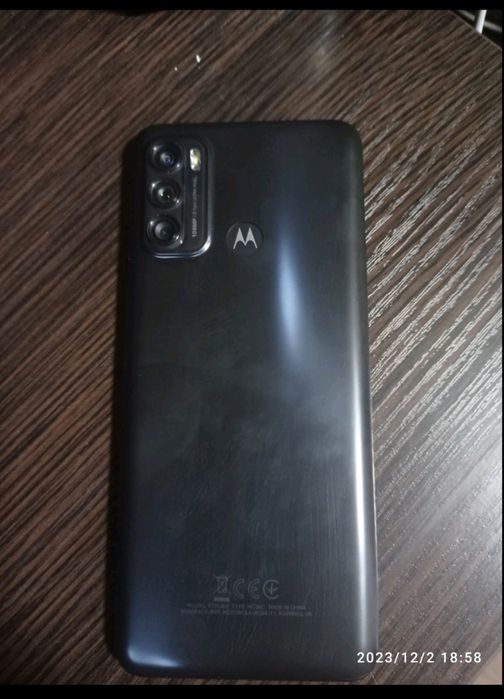 Подам телефон Моторола