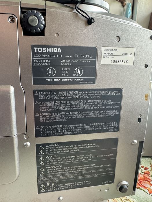 Проэктор Toshiba TLP 781