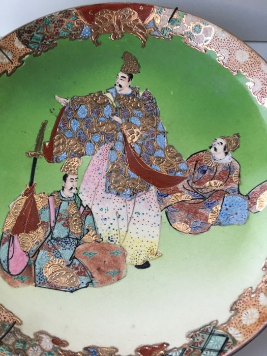 Prato japonês, Satsuma , pintado á mão, cerca 1900