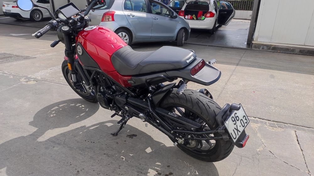 Benelli Leoncino 500 poucos kms