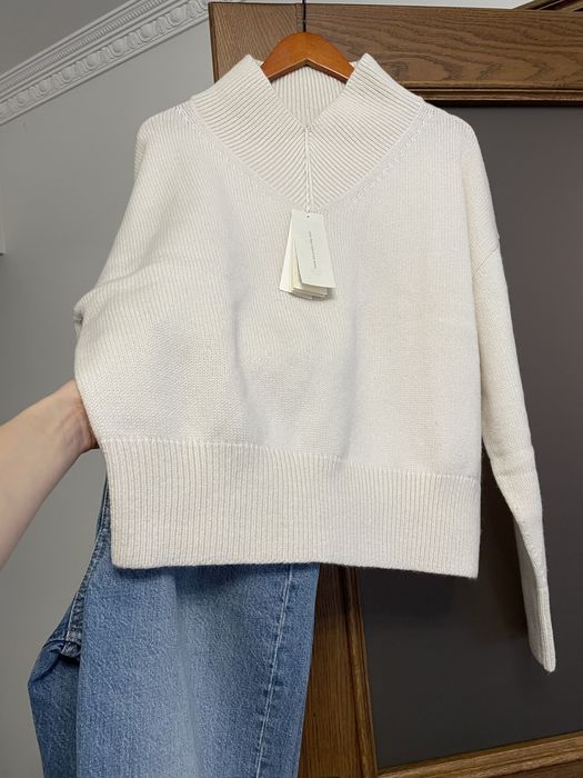 шертяний жіночий светрик Arker