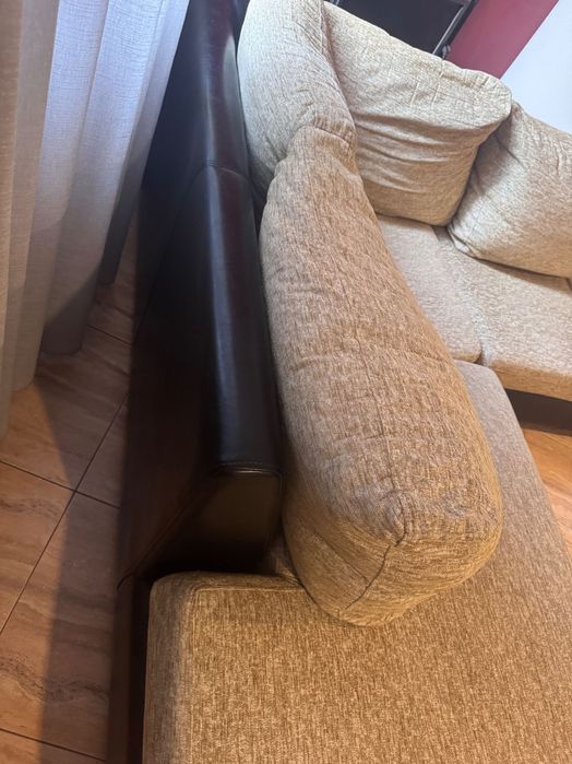 Sofá com chaise longue