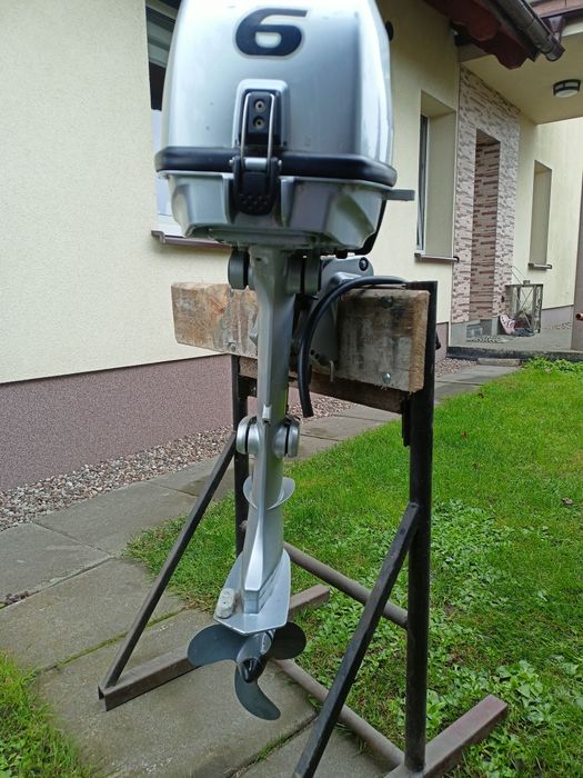 Sprzedam silnik zaburtowy Honda 6 km.