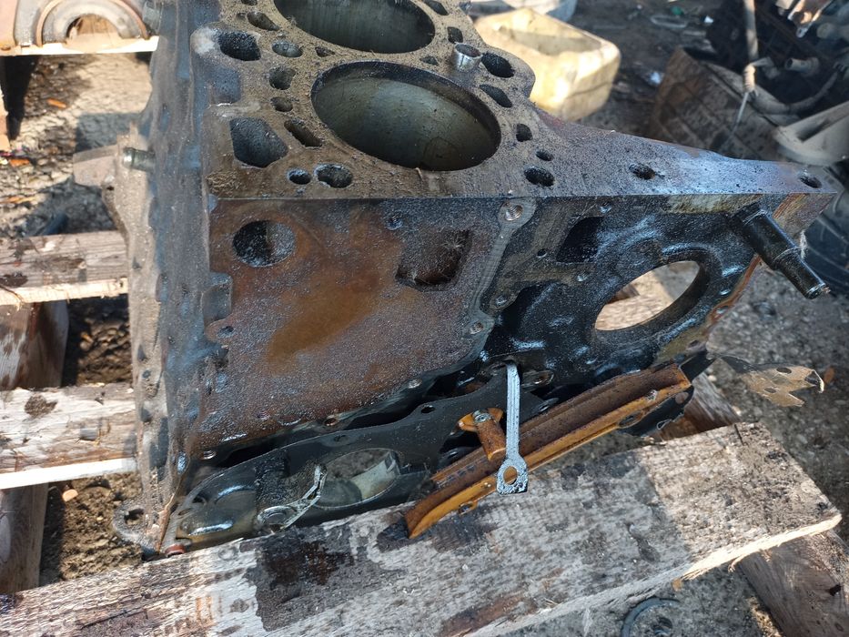 Двигун Блок двигуна колінвал 2.0 CDTI. rover 25.45.75.land rover Freel