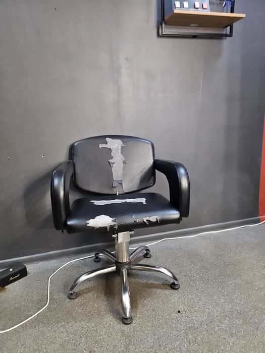 Перукарске кресло гідравличне