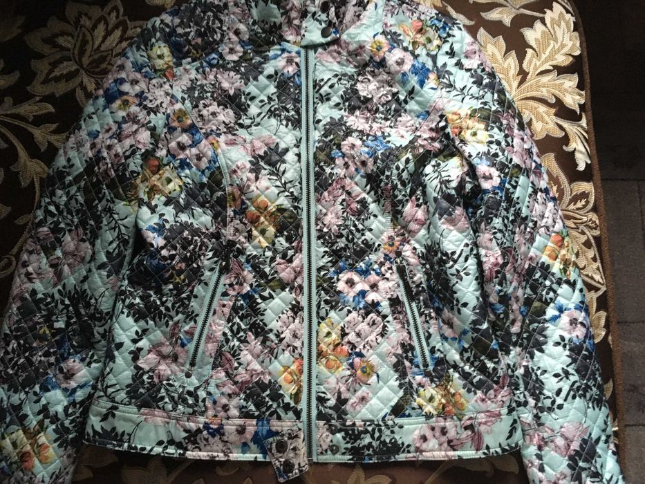 Куртка супер легкая стеганая цветочной принт р.46 Mosaic