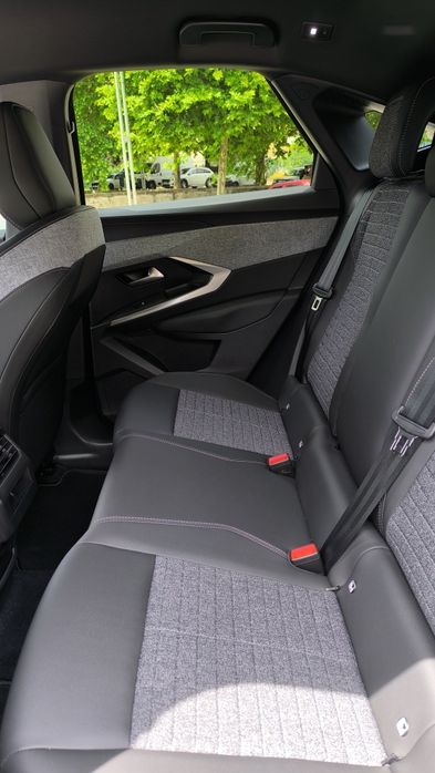 Peugeot 3008 hibrid 2025 6000 km