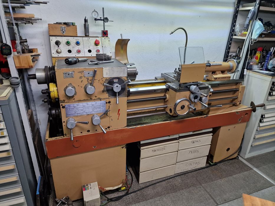 Torno Mecânico de Precisão