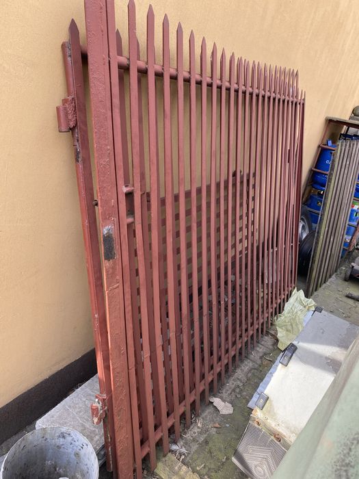 Brama dwuskrzydłowa z furtką otwierana, porzadna