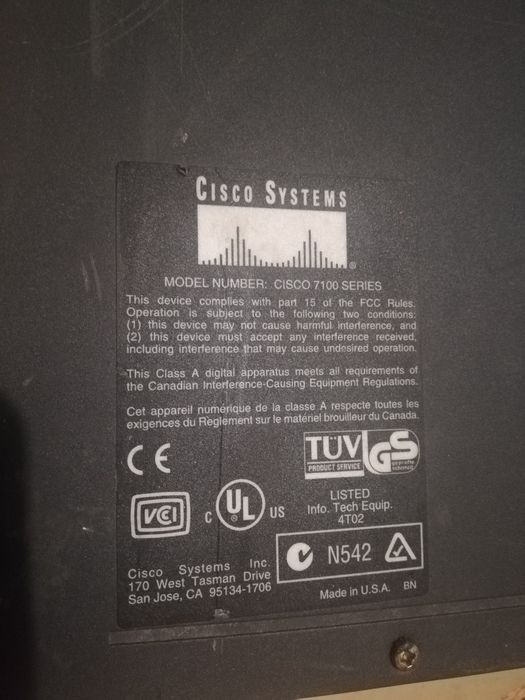Stary router Cisco 7100