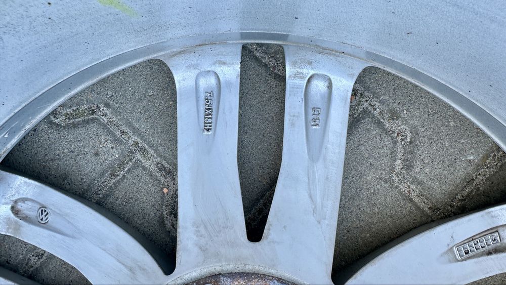 Диски VW R18 з резиною Debika 225/40 r18