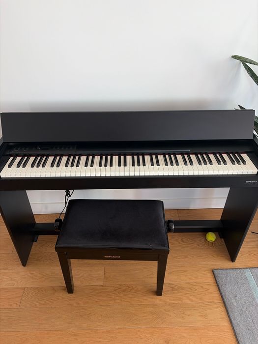 Roland piano F701 CB Contemporary Black