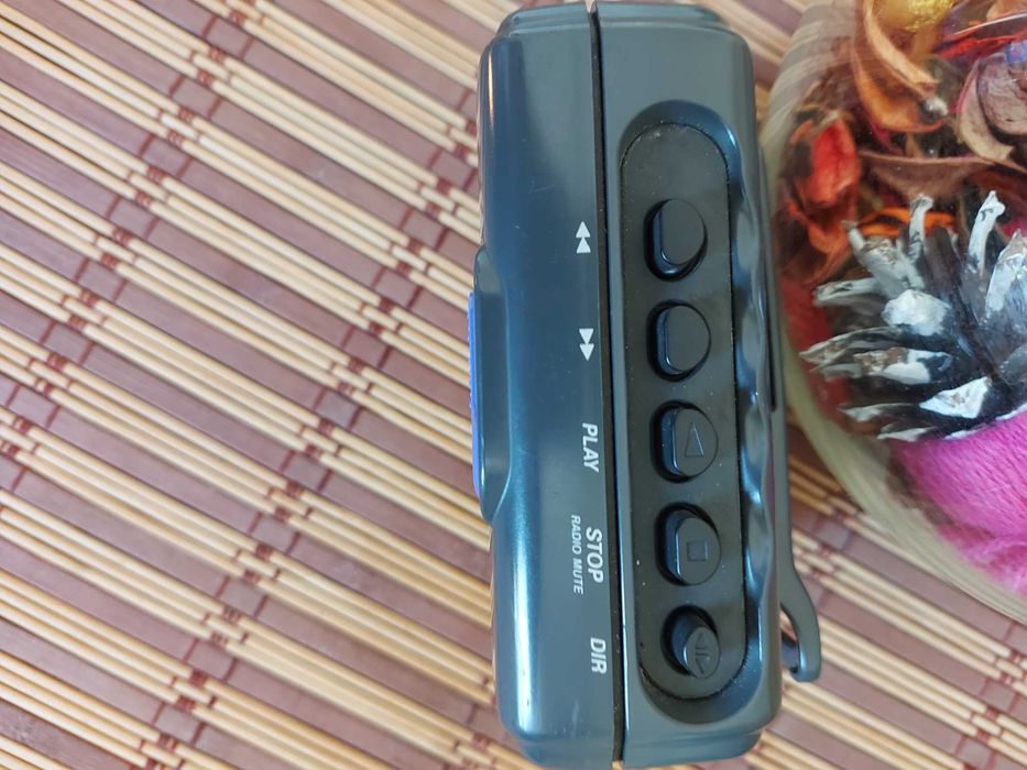 Sony WM-FS393 Mega Bass AM FM Radio Walkman W/ Belt Clip Cassette Player