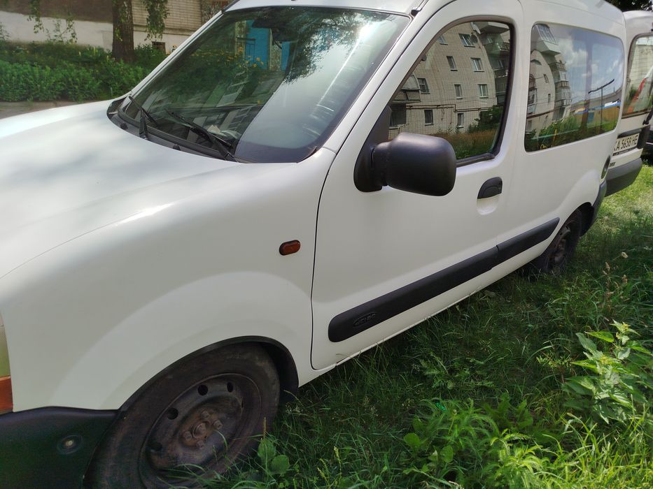 Рено Кенго пасажир по документах