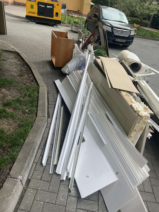 Вивіз сміття. Вивезем ваш побутовий хлам та будівельне сміття
