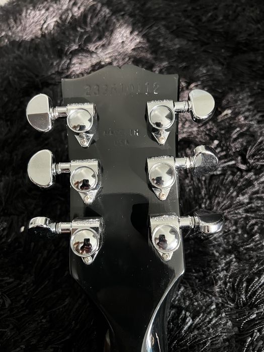 Gibson SG Standard Ebony + Afinador + Peavy R60