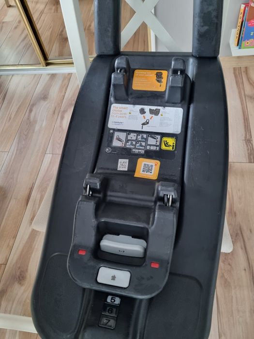 Fotelik   joie samochodowy + baza