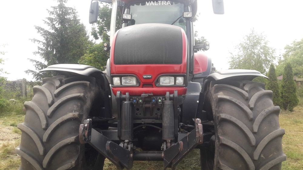 Ciągnik  Valtra S 230