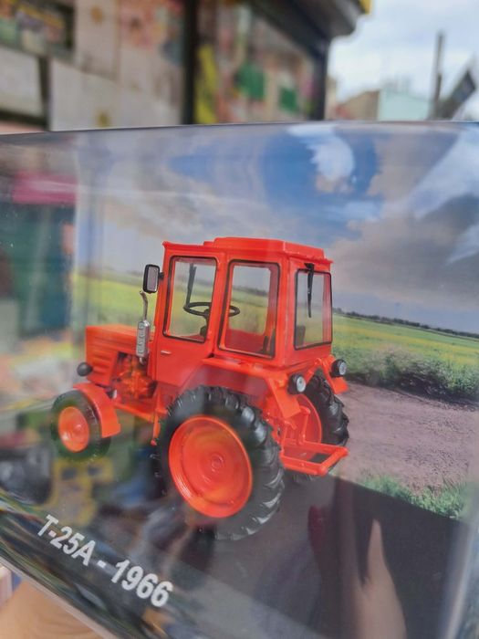 T-25A 1:43 Kultowe Traktory nr 36