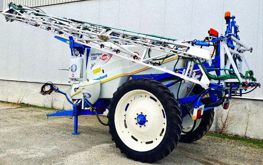 Opryskiwacz Kuhn Blanchard 3000L 28m 2010r