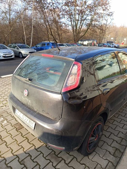 Syndyk sprzeda samochód osobowy Fiat Punto