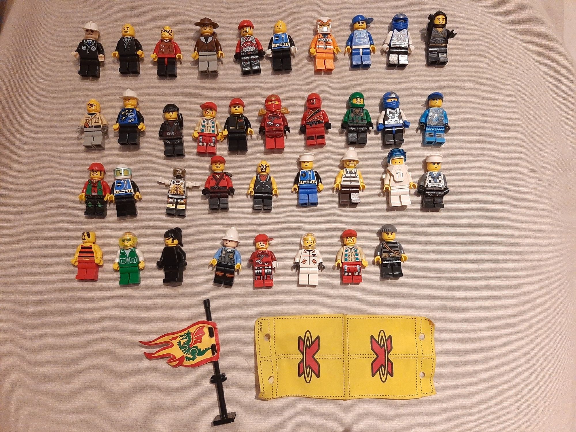 Bonecos - Legos e Puzzles - OLX Portugal