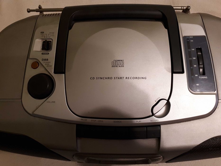 Radio magnetofon CD Philips az1010