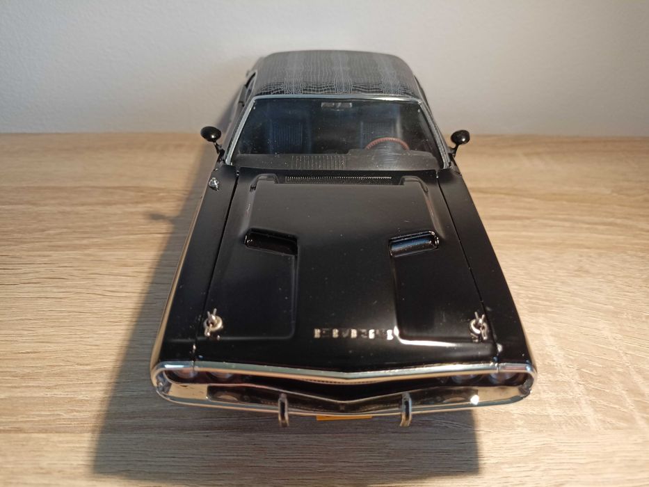 Dodge Challenger 1970 model w skali 1:18 Greenlight/otwierane elementy