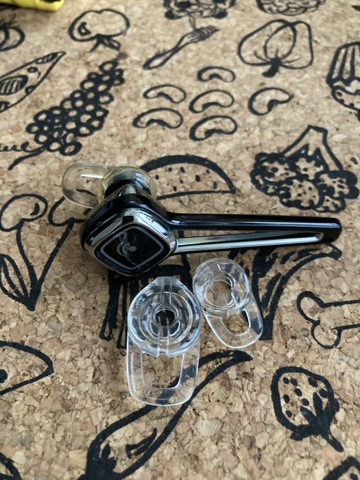 Блютуз гарнитура Plantronics Discovery 925