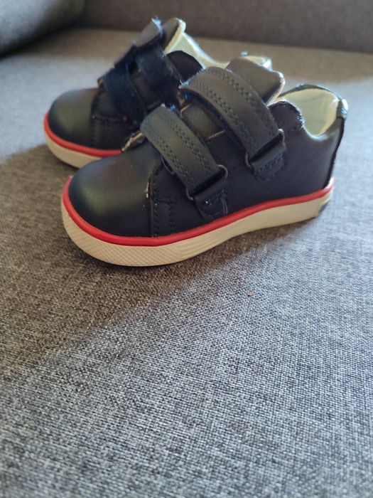 Дитяче взуття 21 розмір  шкіряне, знаружи і в середині