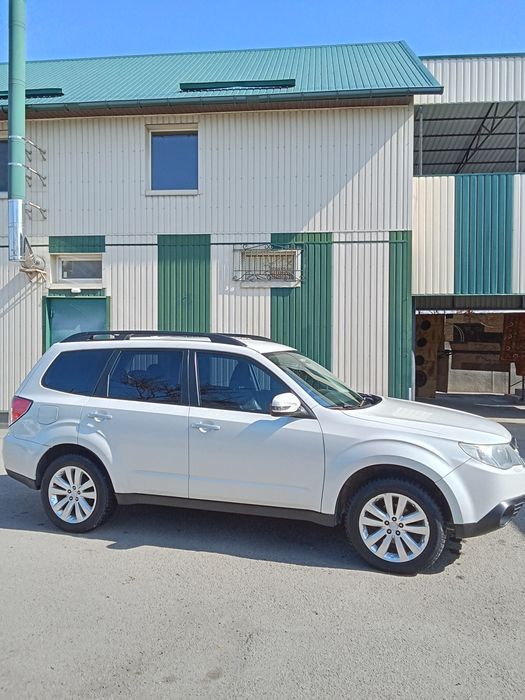Продам Subaru Forester 2.0 2011
