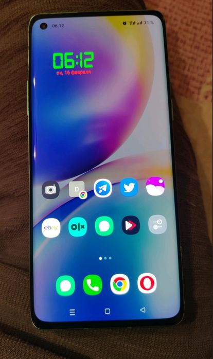 Продам смартфон OnePlus 8