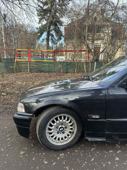 Продам BMW e36 1.6 бензин Терміново