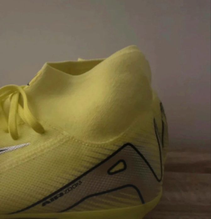Nike mercurial amarelas