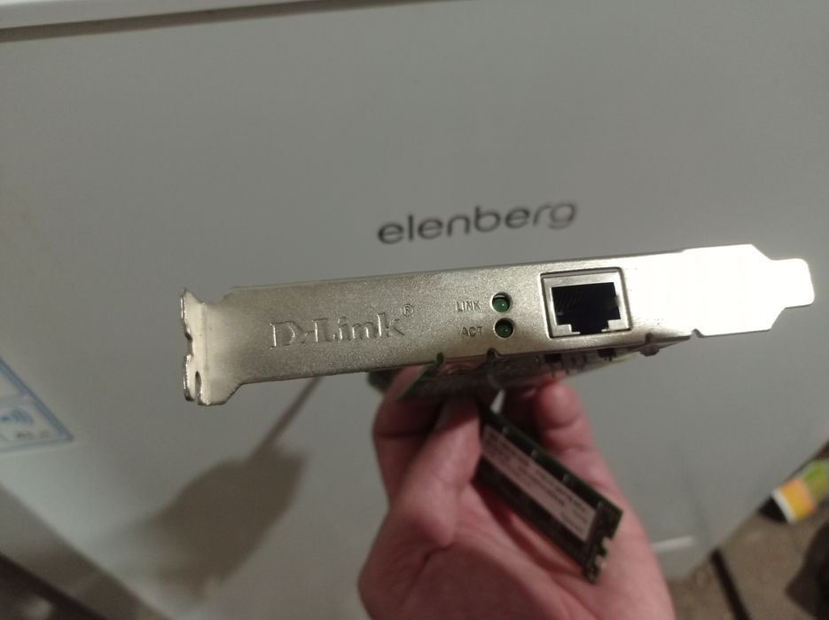 Плата D-Link с разъемом подключения